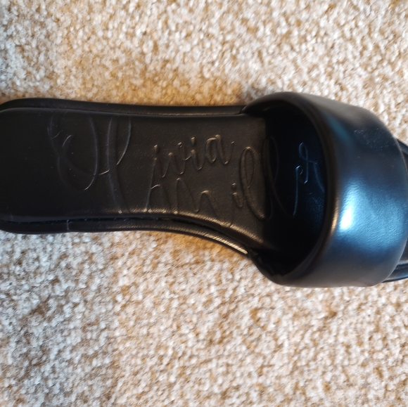 Olivia Miller Black NWOT Slide Sandals Sz 7.5 runs large - Picture 8 of 8